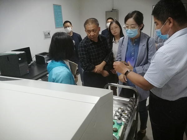 西安市环境应急中心副队长张勇一行到测试公司座谈调研(图2)