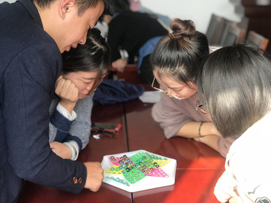 测试公司工会举办金秋棋类比赛(图2)